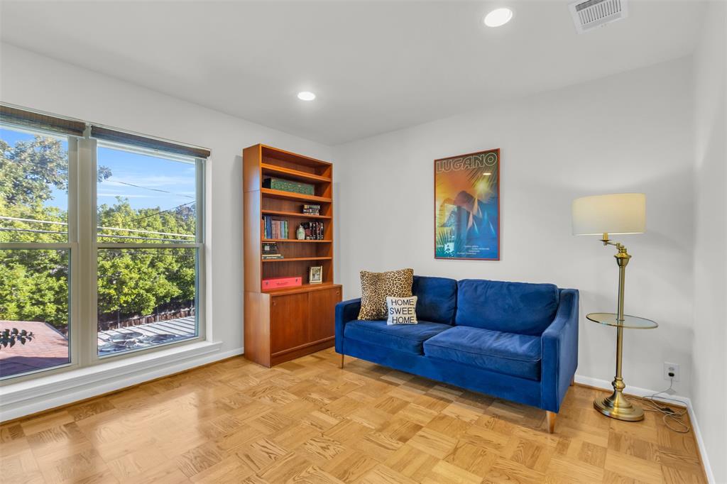 Prestwick Manor Condo - Residential