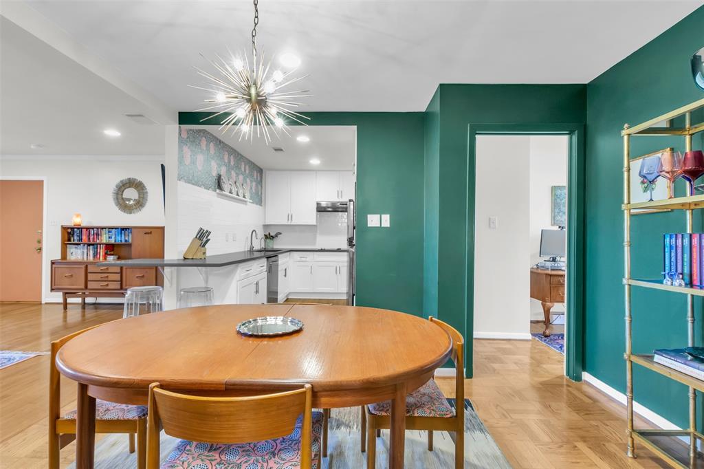 Prestwick Manor Condo - Residential