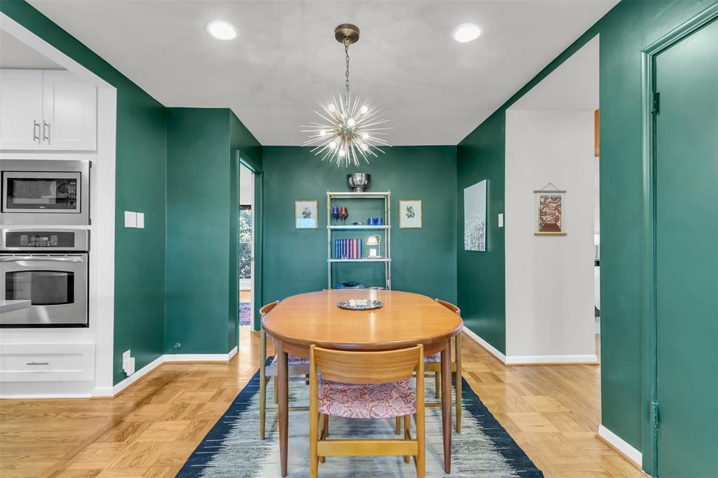 Prestwick Manor Condo - Residential