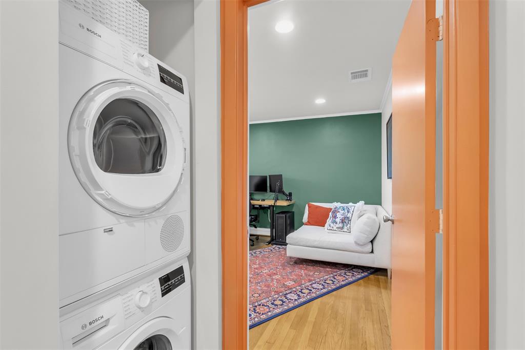 Prestwick Manor Condo - Residential