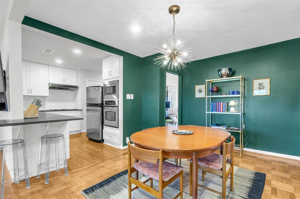 Prestwick Manor Condo - Residential