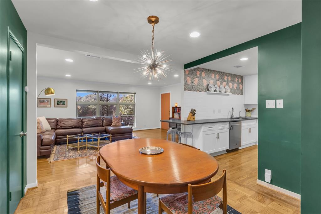 Prestwick Manor Condo - Residential