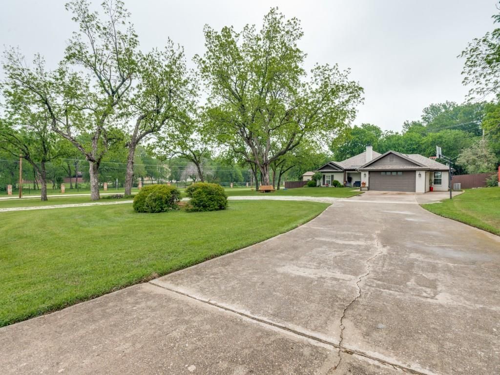 Photo of 501 Elaine Street, Keller, TX 76248 (MLS # 21220305)