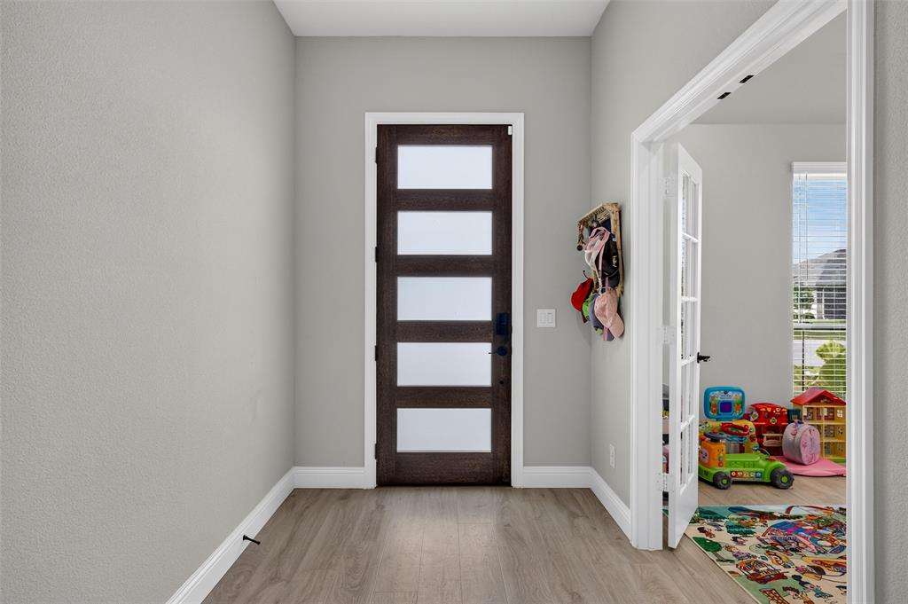 208 Shady Bank Way