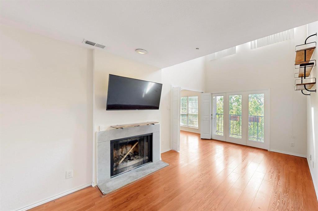 4303 Buena Vista Street 306
