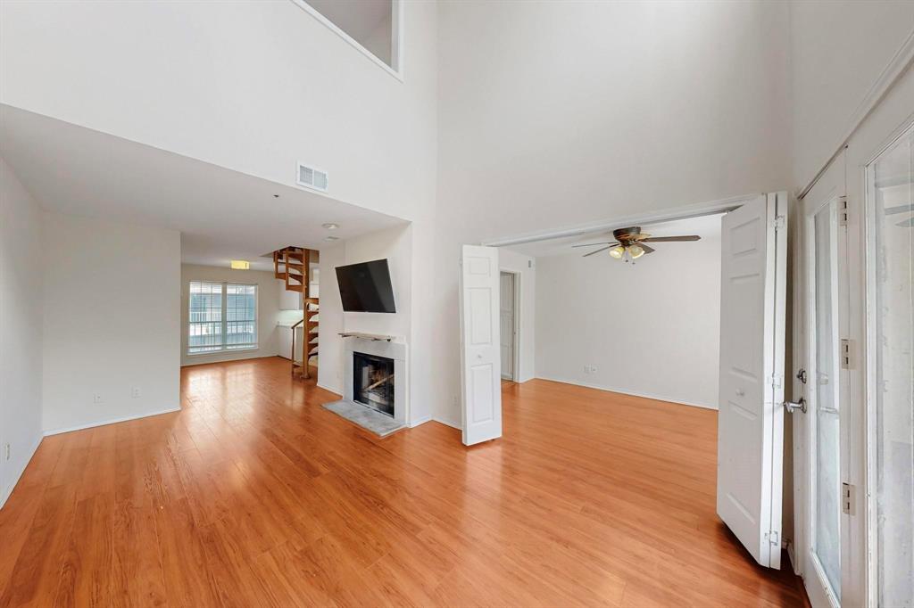 4303 Buena Vista Street 306