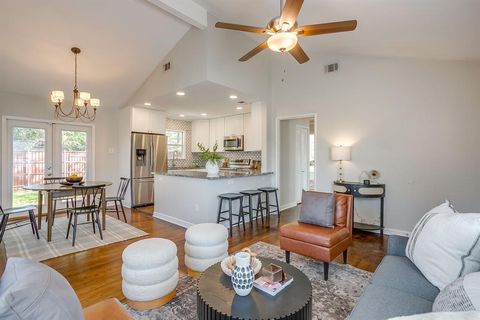 4231 S Cresthaven Road Dallas TX 75209