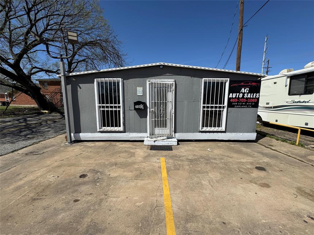 Embree - Commercial Sale