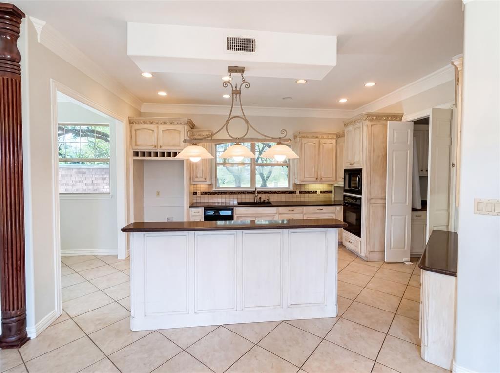 4201 Bluff View Drive
