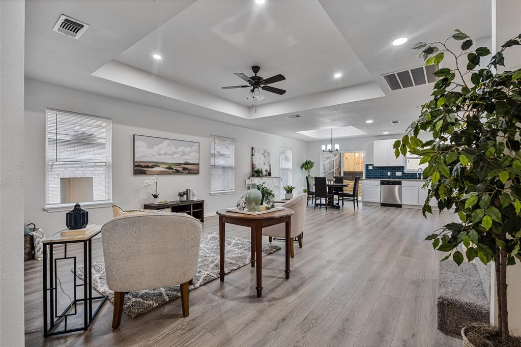 1009 N Barrett Avenue