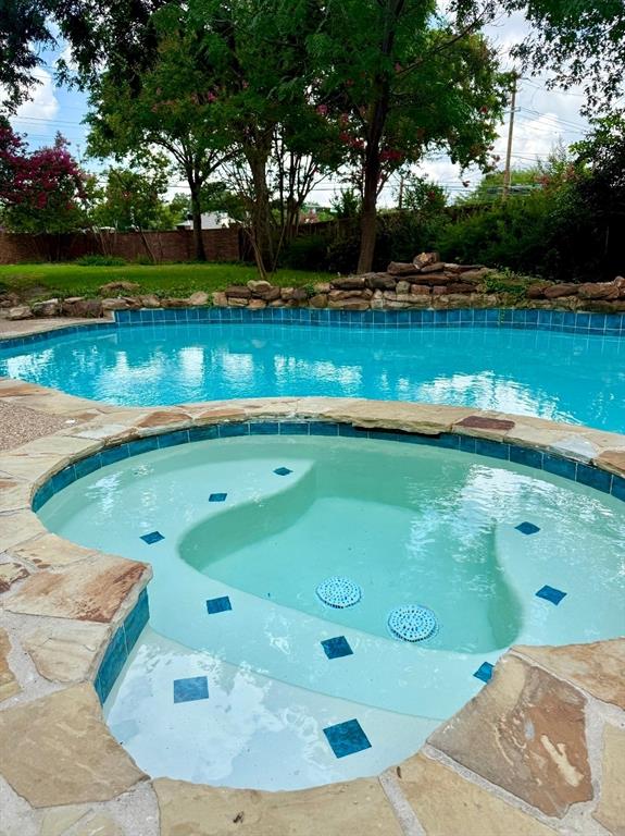 1701 Peek Drive