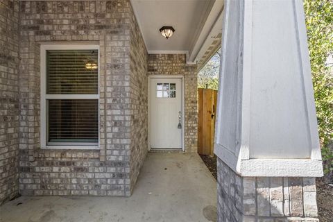 Photo of 708 S Rusk Avenue, Alvarado, TX 76009 (MLS # 21095001)