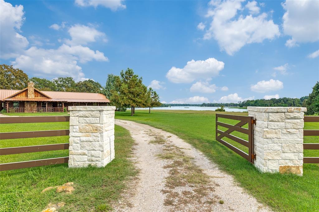 779 County Road 1971