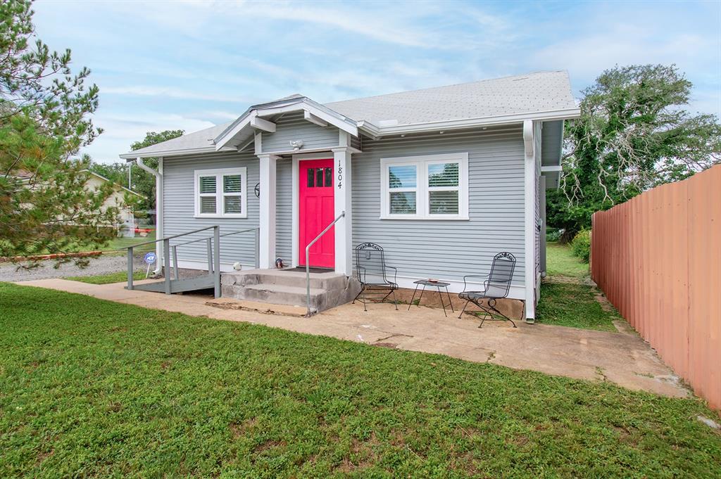 1804 S Oak