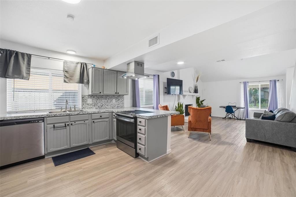 2821 Lancer Lane