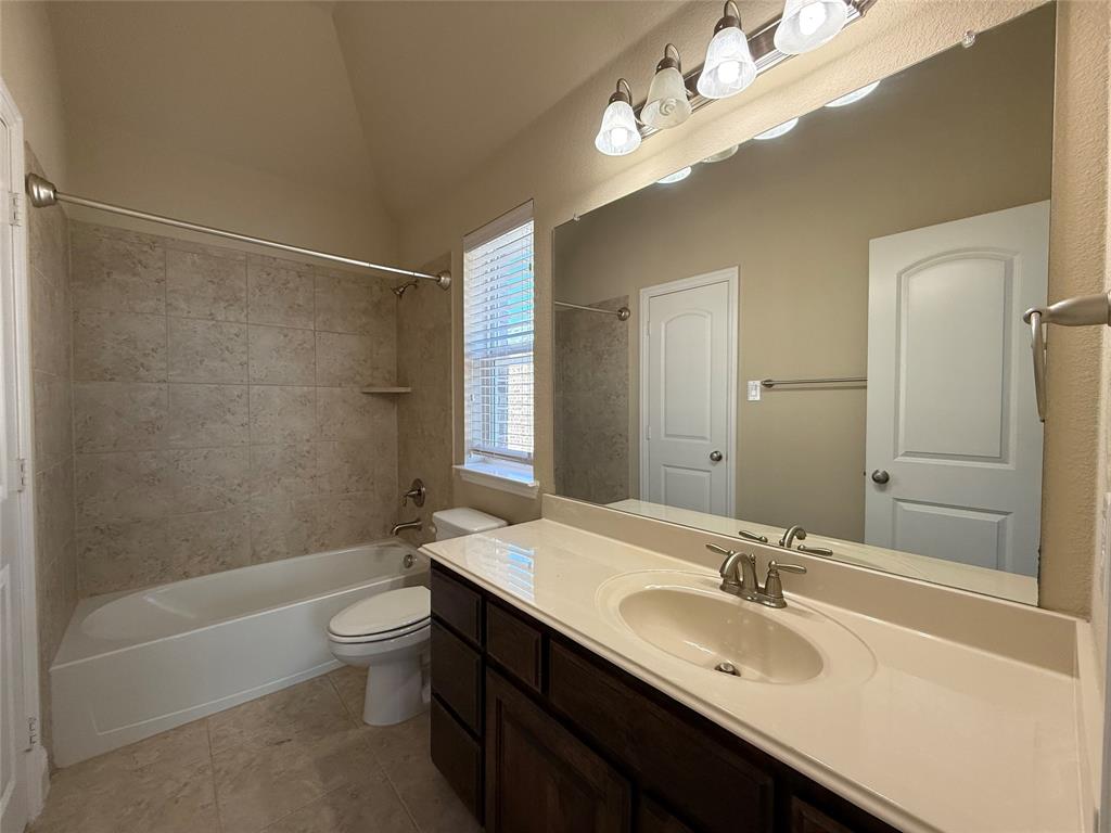 Richwoods Ph Fifteen - Residential Lease