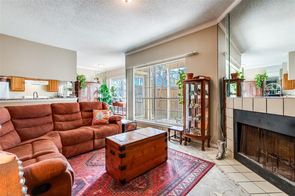 Oaks Of Lakewood Condo - Residential