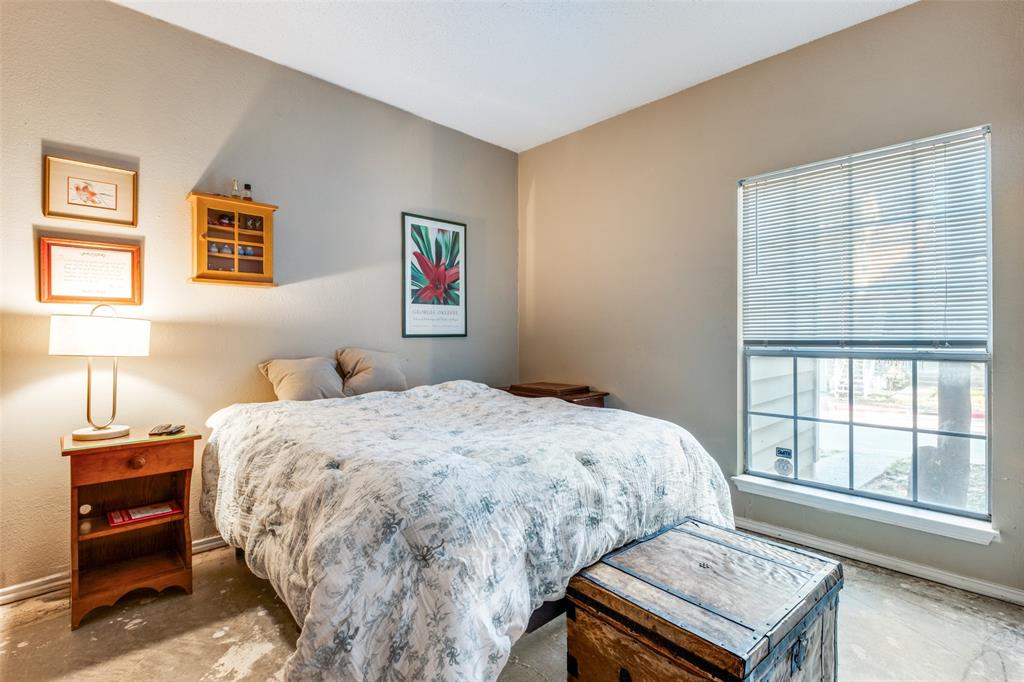 Oaks Of Lakewood Condo - Residential