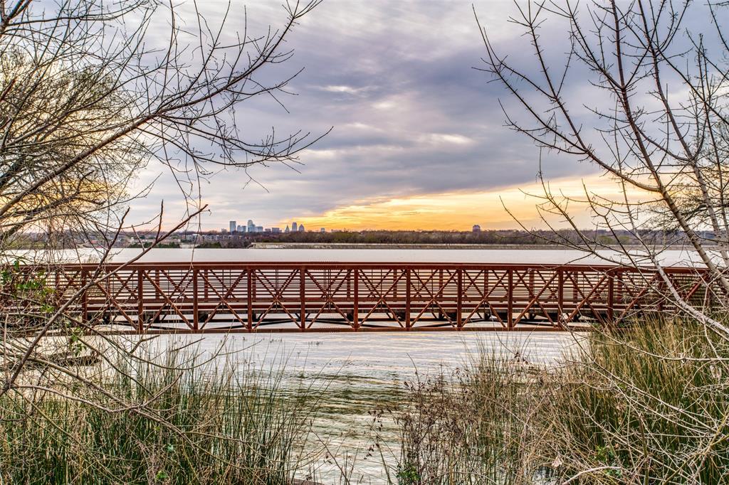 Oaks Of Lakewood Condo - Residential