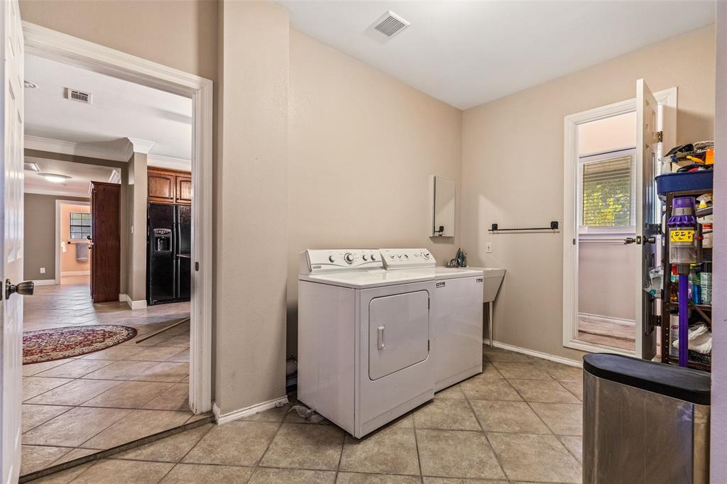 ABST 864 TR 1 PT J WALLACE - Residential