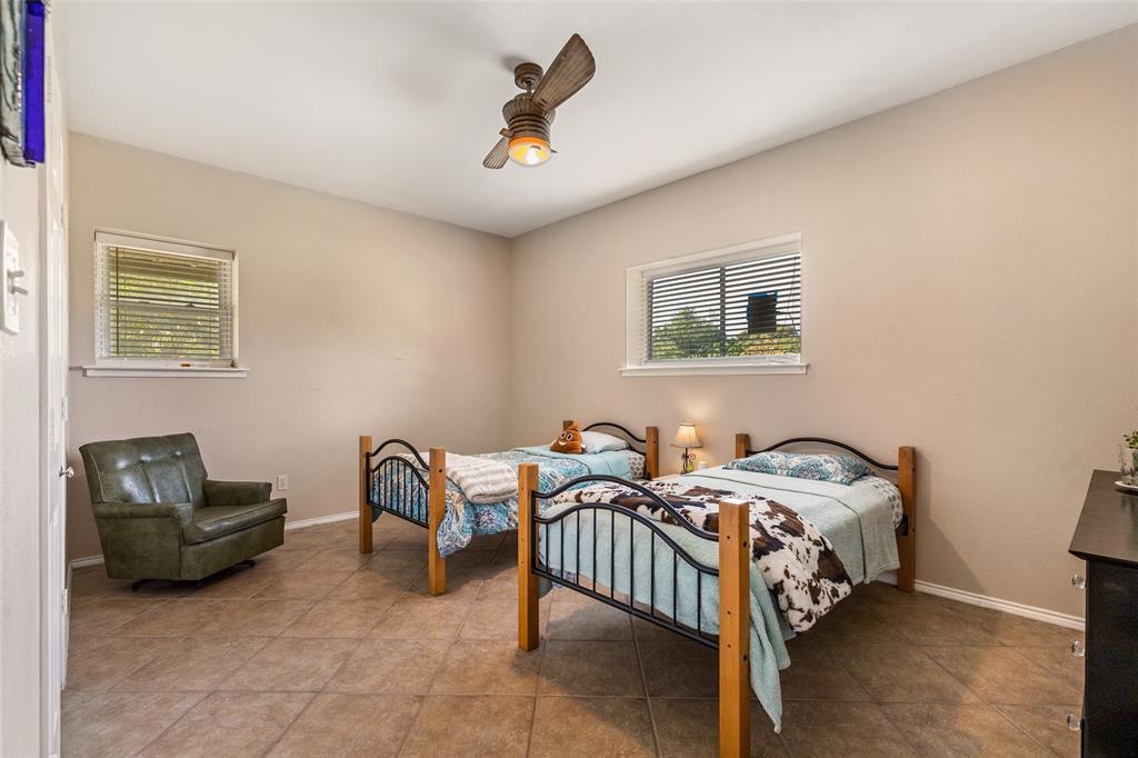 ABST 864 TR 1 PT J WALLACE - Residential