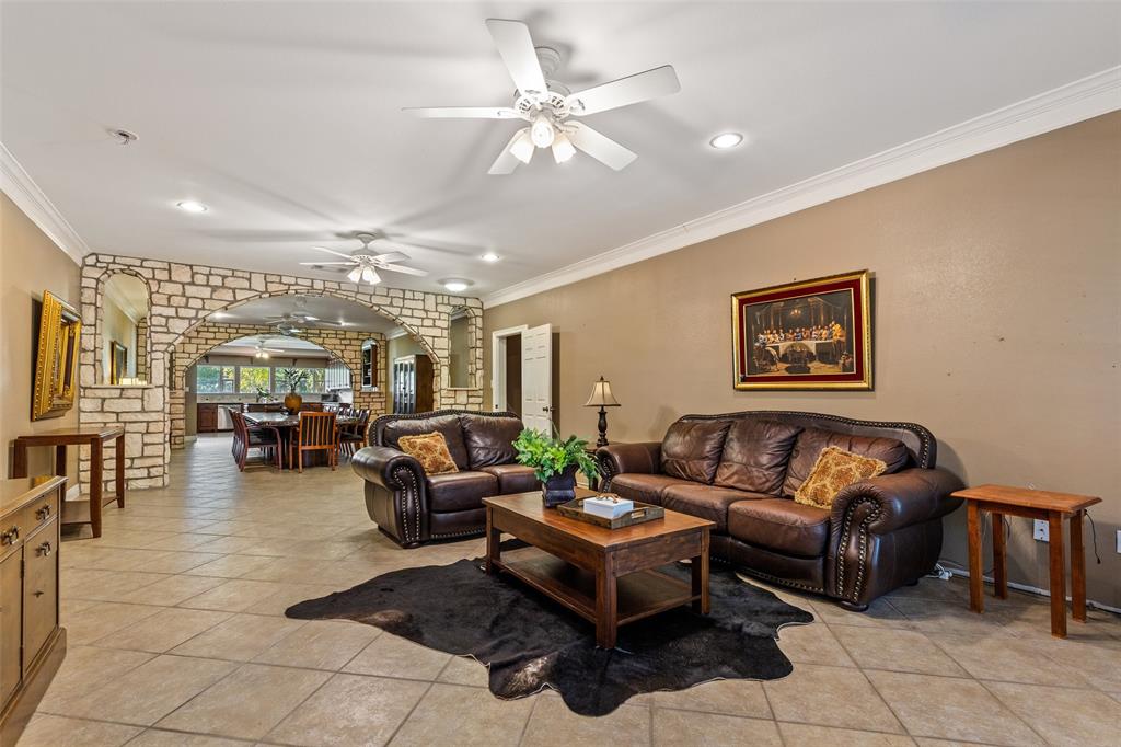 ABST 864 TR 1 PT J WALLACE - Residential