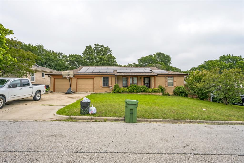 808 Lee Drive