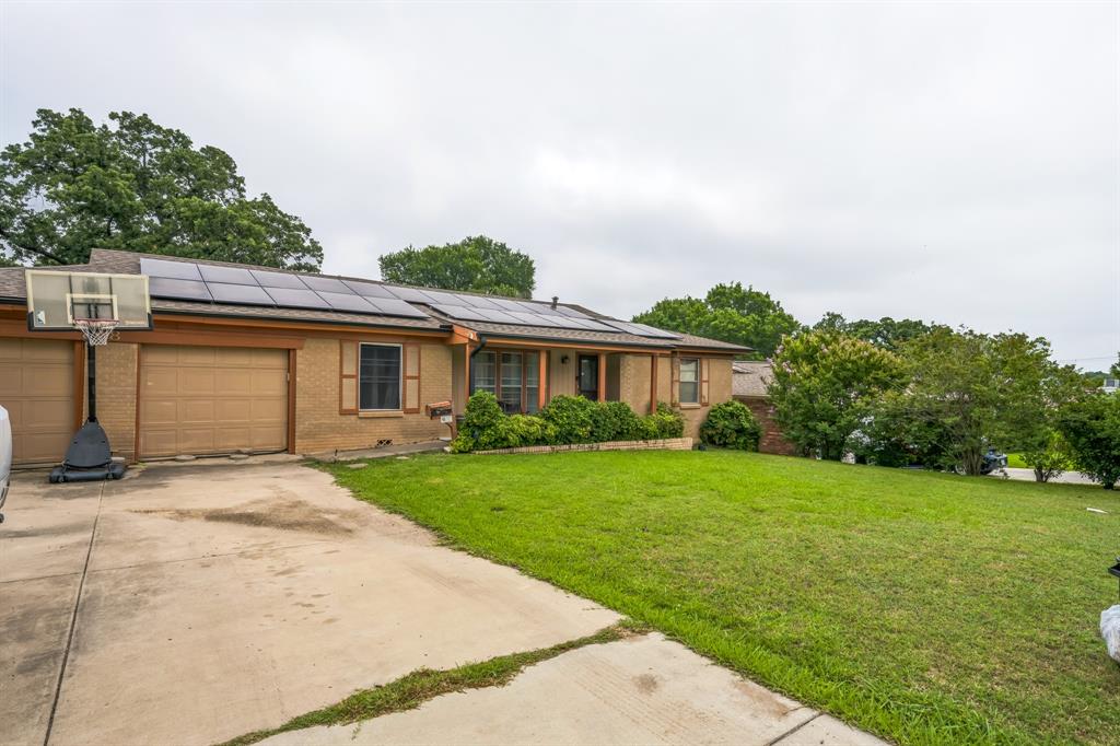 808 Lee Drive