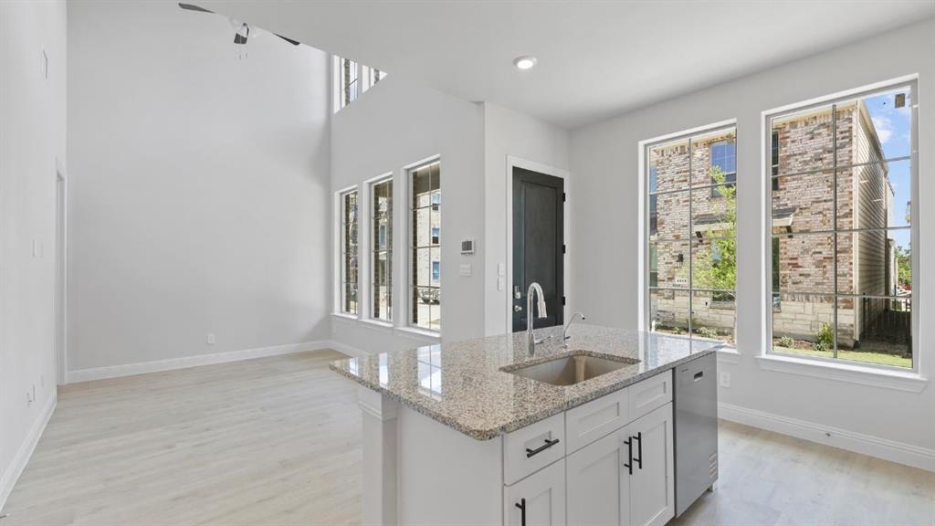 1564 Lake District Dr