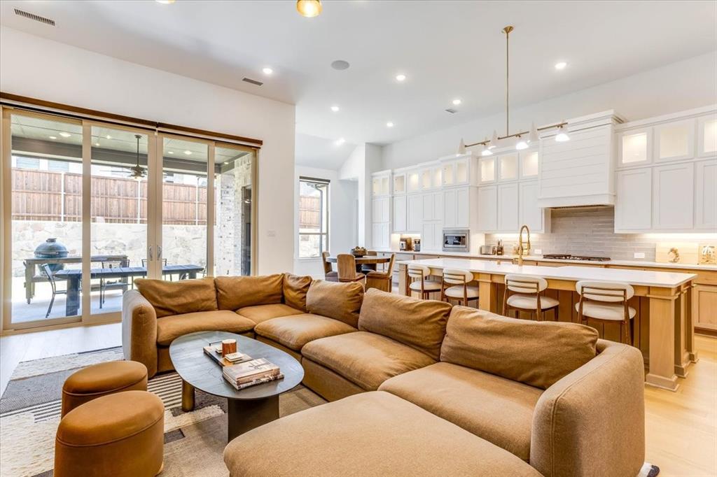 4112 Buffalo Clover Drive