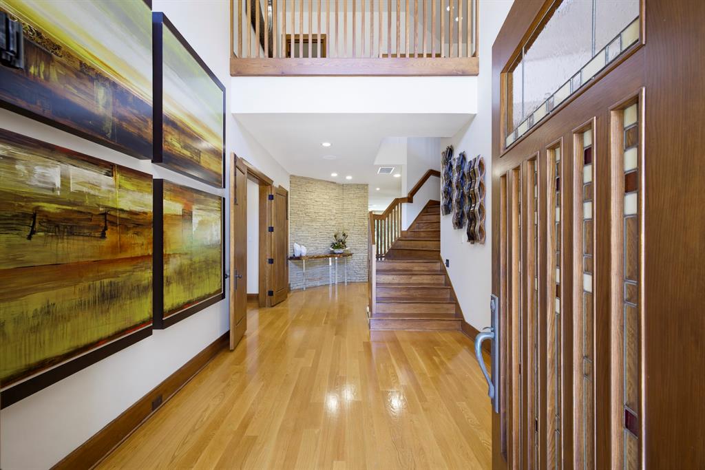 6816 Oak Hill Drive