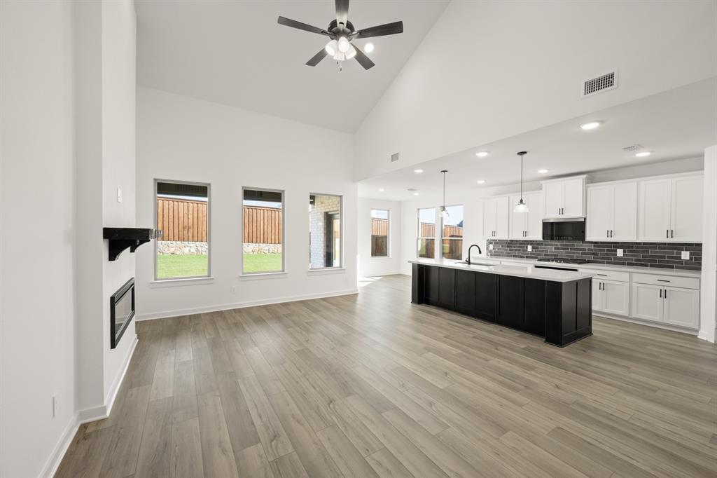 Country Hollow - Residential