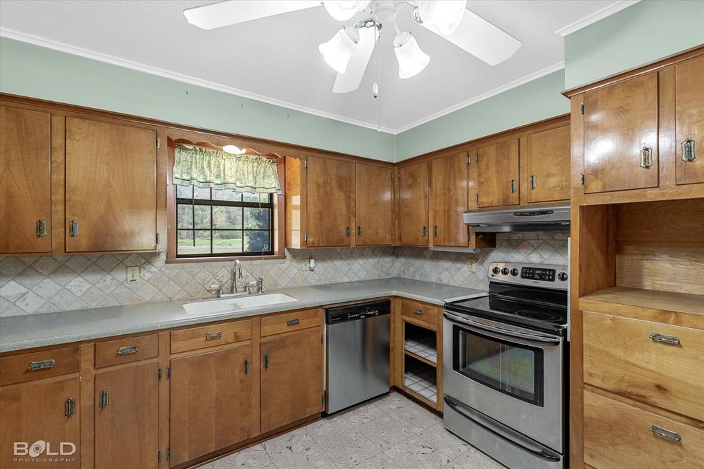 Benton, Louisiana 71006, United States, 3 Bedrooms Bedrooms, ,3 BathroomsBathrooms,Residential,Active,96044