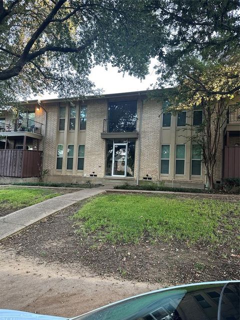 5820 Sandhurst Lane D Dallas TX 75206