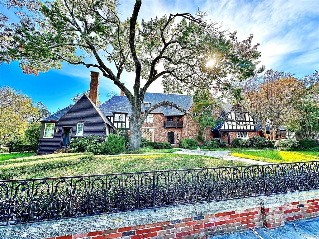 6835 Westlake Avenue