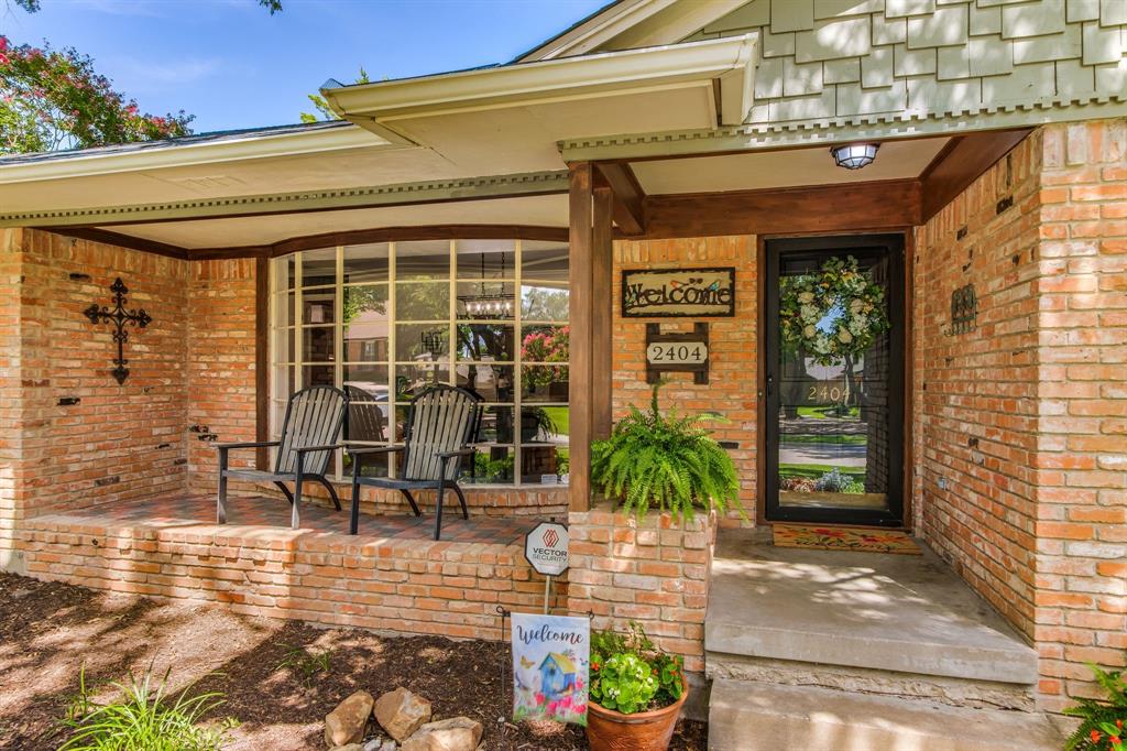 2404 Grandview Drive