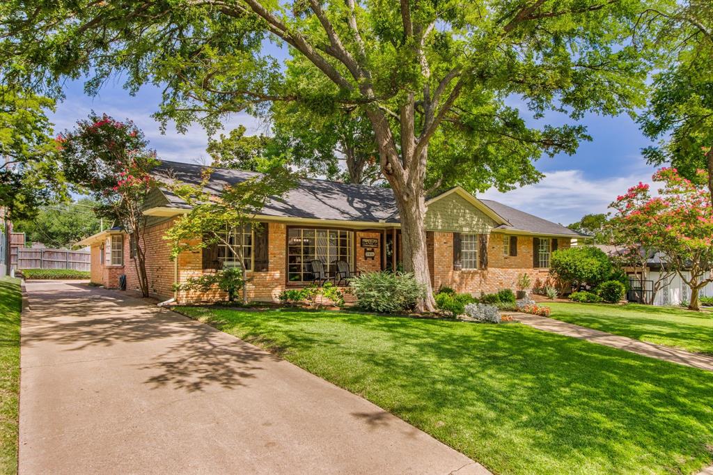 2404 Grandview Drive