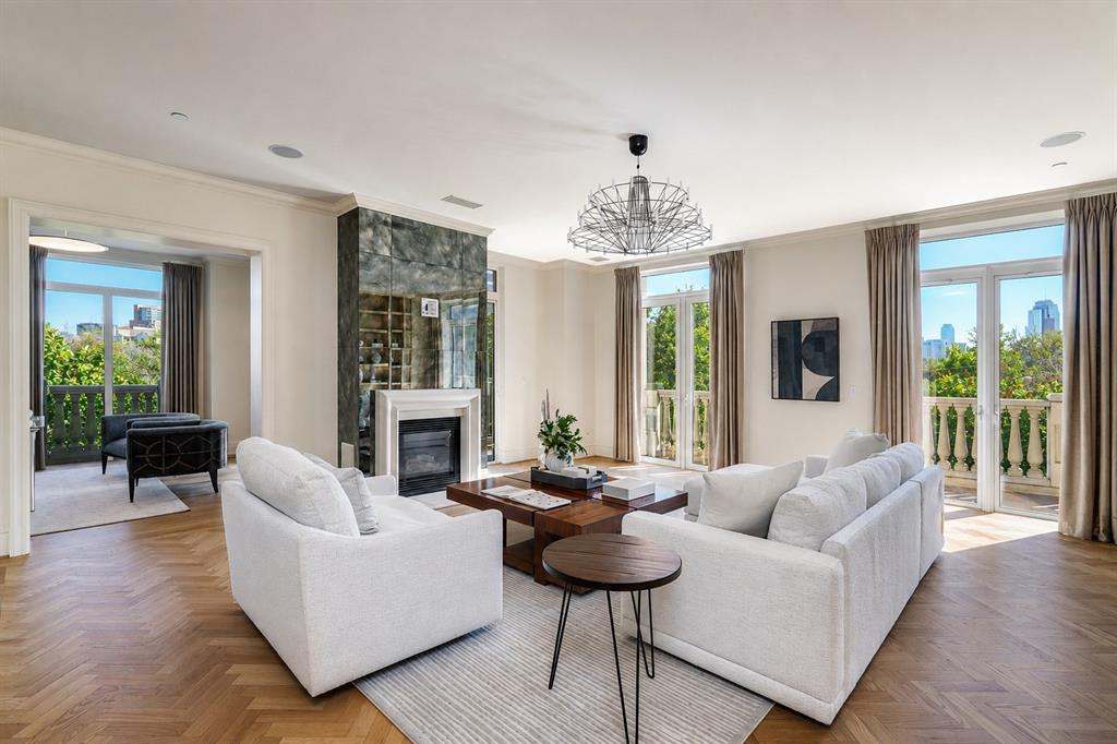 3505 Turtle Creek Boulevard 2A