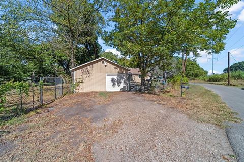 A home in Corsicana