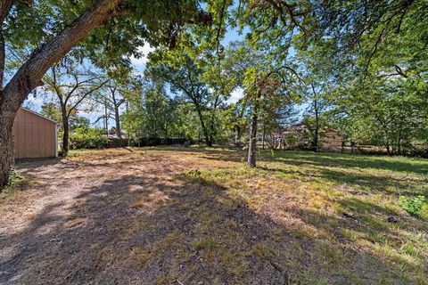 A home in Corsicana