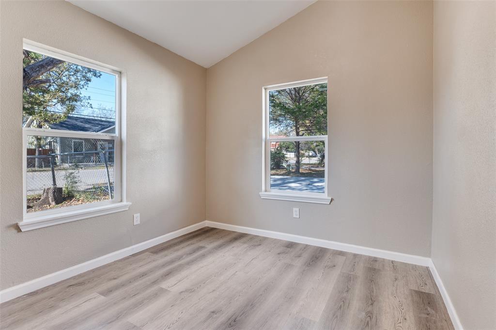 Eagle Ford Plaza 02 - Residential