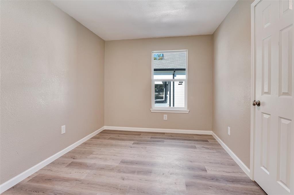 Eagle Ford Plaza 02 - Residential