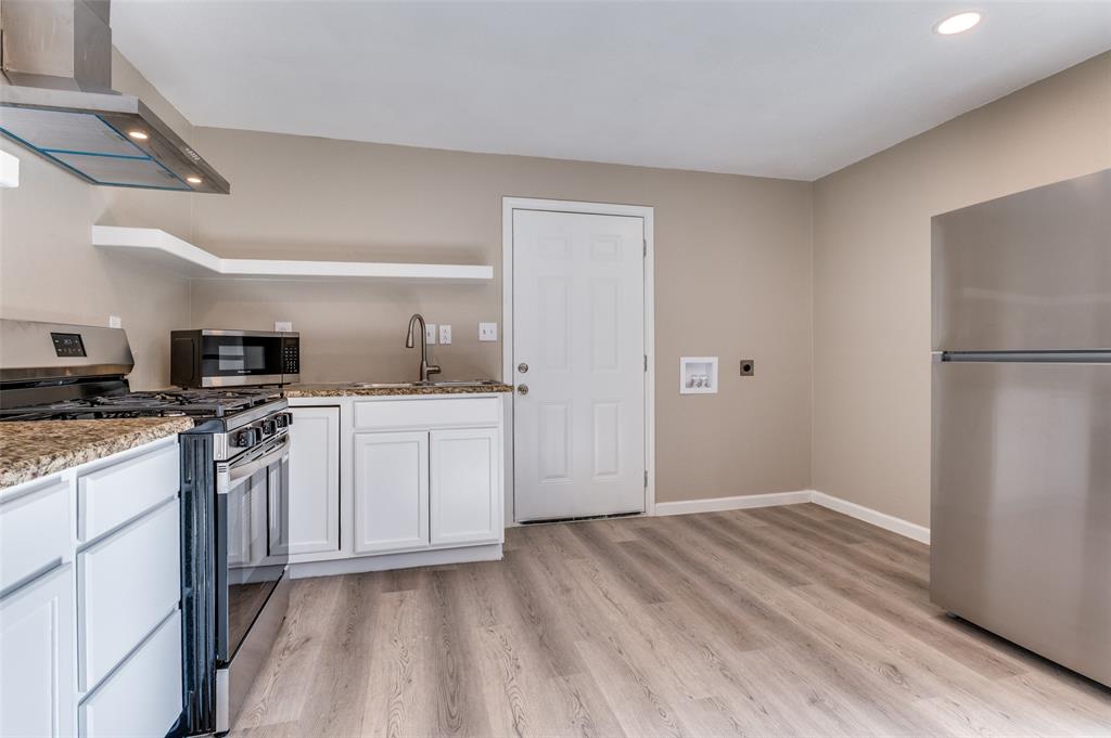 Eagle Ford Plaza 02 - Residential