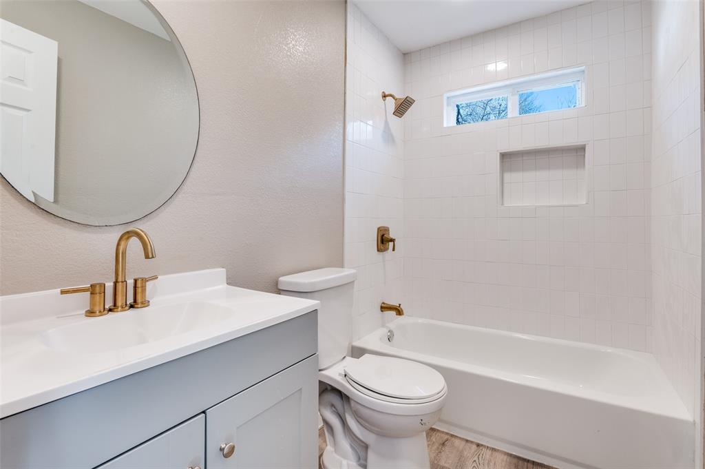 Eagle Ford Plaza 02 - Residential