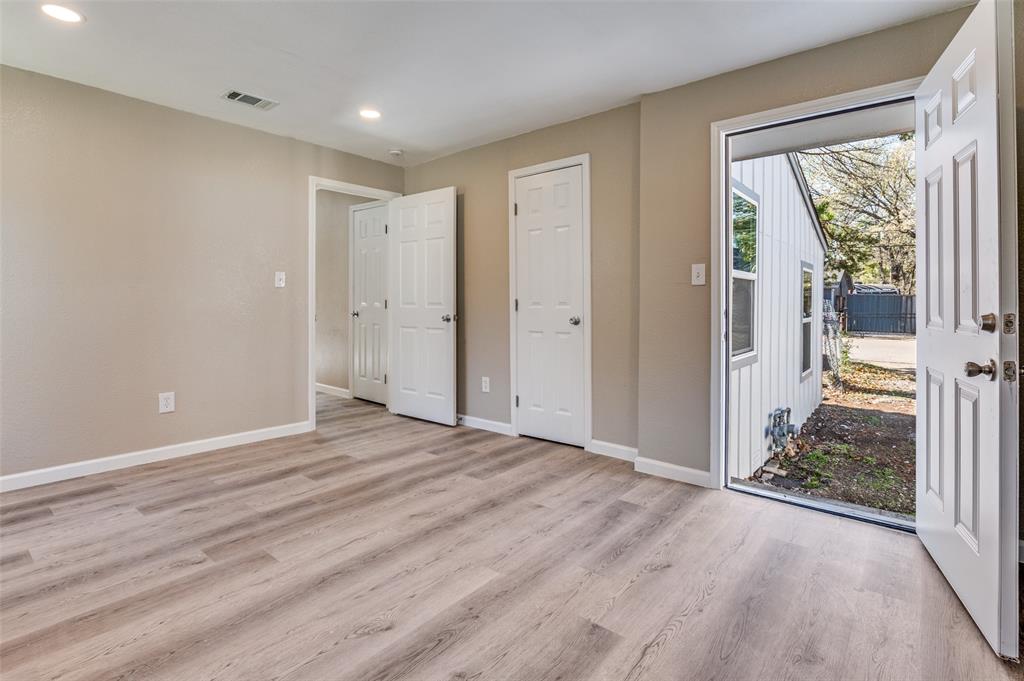 Eagle Ford Plaza 02 - Residential