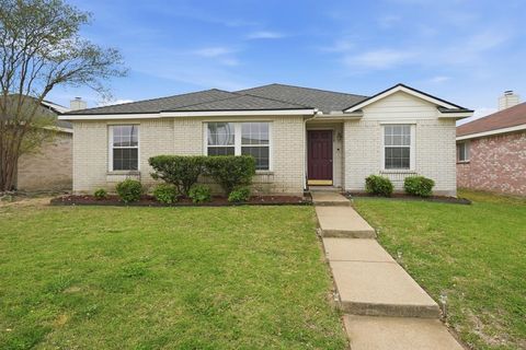 2458 Manchester Lane Lancaster TX 75134