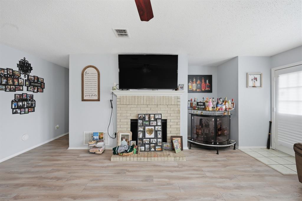 2458 Manchester Lane