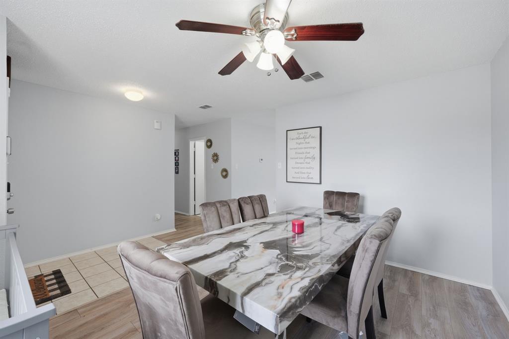 2458 Manchester Lane