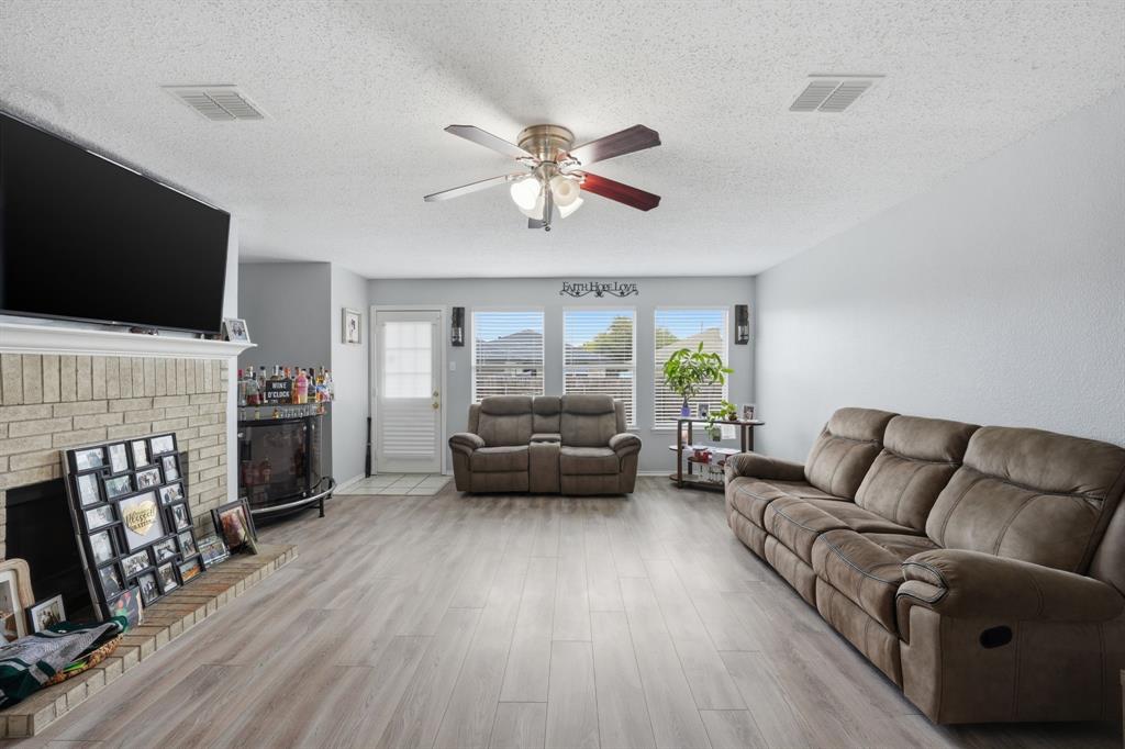 2458 Manchester Lane