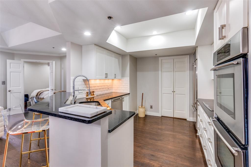 5909 Luther Lane 900